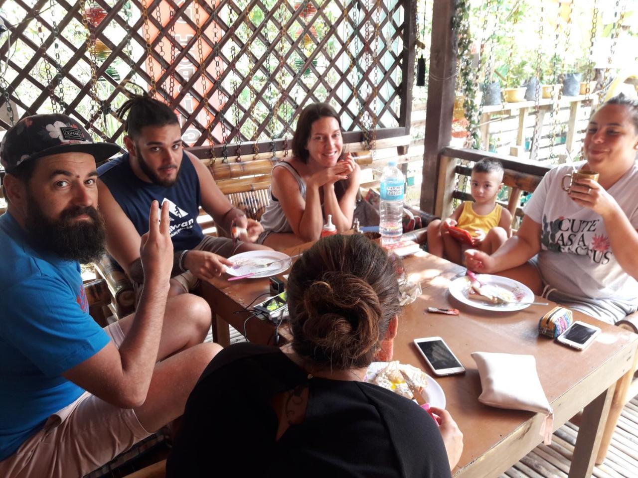 אל נידו Backpackers Inn Gardenview Inn מראה חיצוני תמונה