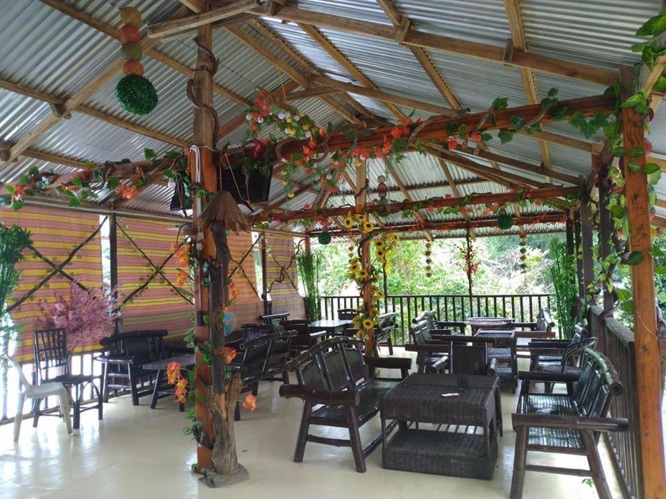 אל נידו Backpackers Inn Gardenview Inn מראה חיצוני תמונה