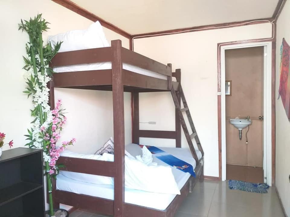 אל נידו Backpackers Inn Gardenview Inn מראה חיצוני תמונה